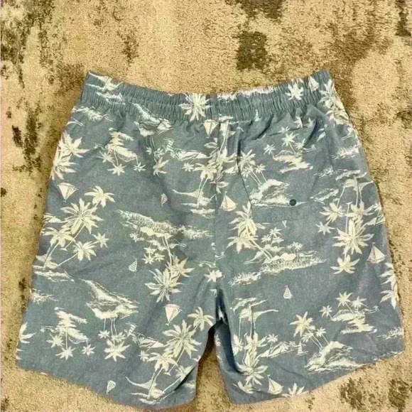 Men’s Hawaiian Swim Shorts - Picture 4 of 5